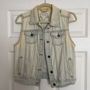 “Vintage” vibe denim vest!